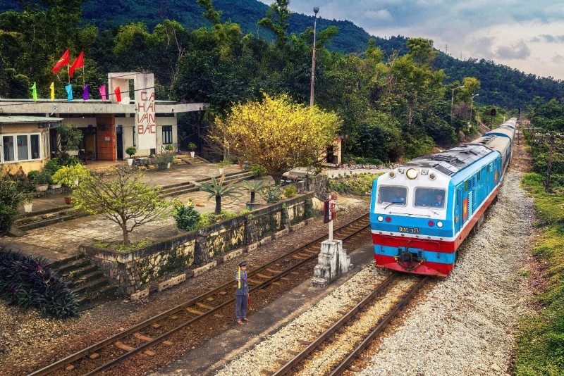 Vietnam Railways officially becomes Vietnam National Railway Group