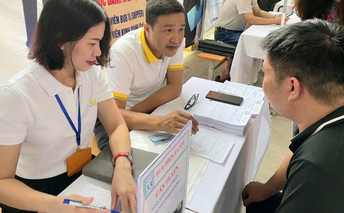 Doanh nghiệp tuyển dụng lao động. Ảnh: Thu Hằng.