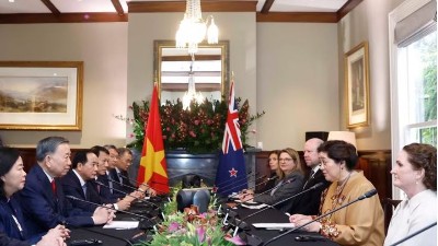 Top Vietnamese leader meets with New Zealand Governor-General in Auckland