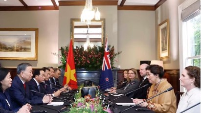 Top Vietnamese leader meets with New Zealand Governor-General in Auckland