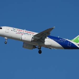 Máy bay chở khách C919 do Trung Quốc sản xuất - Ảnh: China Daily.