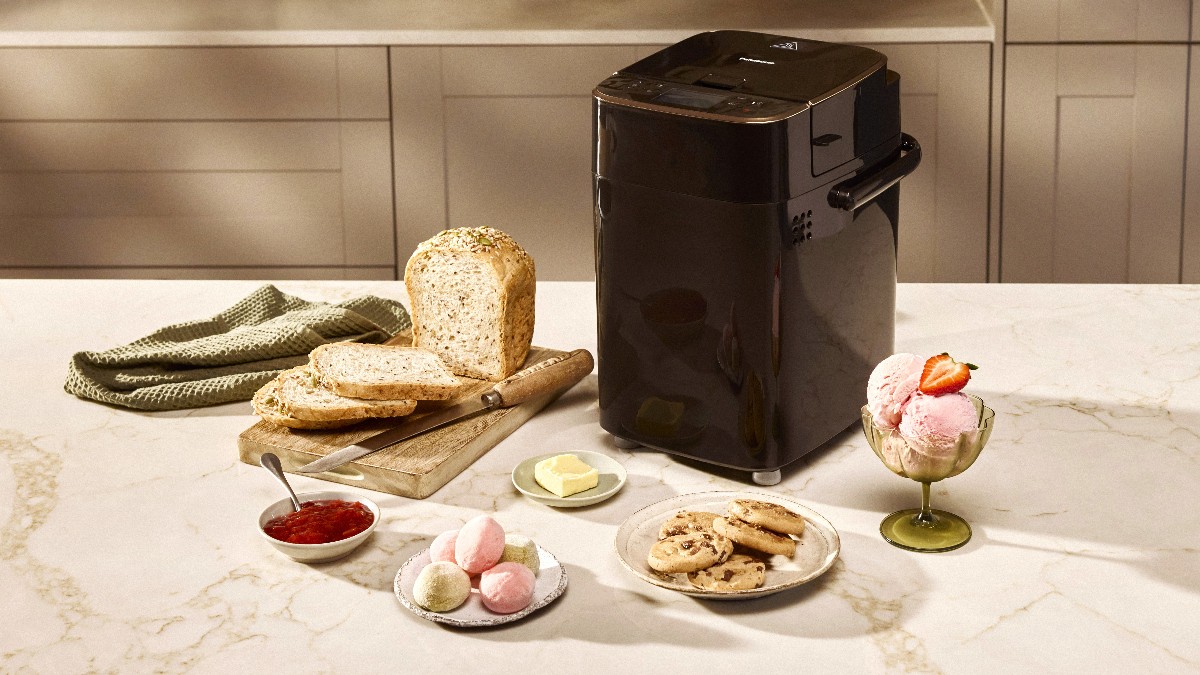 Sản phẩm gia dụng này kết hợp máy làm bánh mì và máy làm kem trong cùng một thiết bị. Ảnh: Panasonic