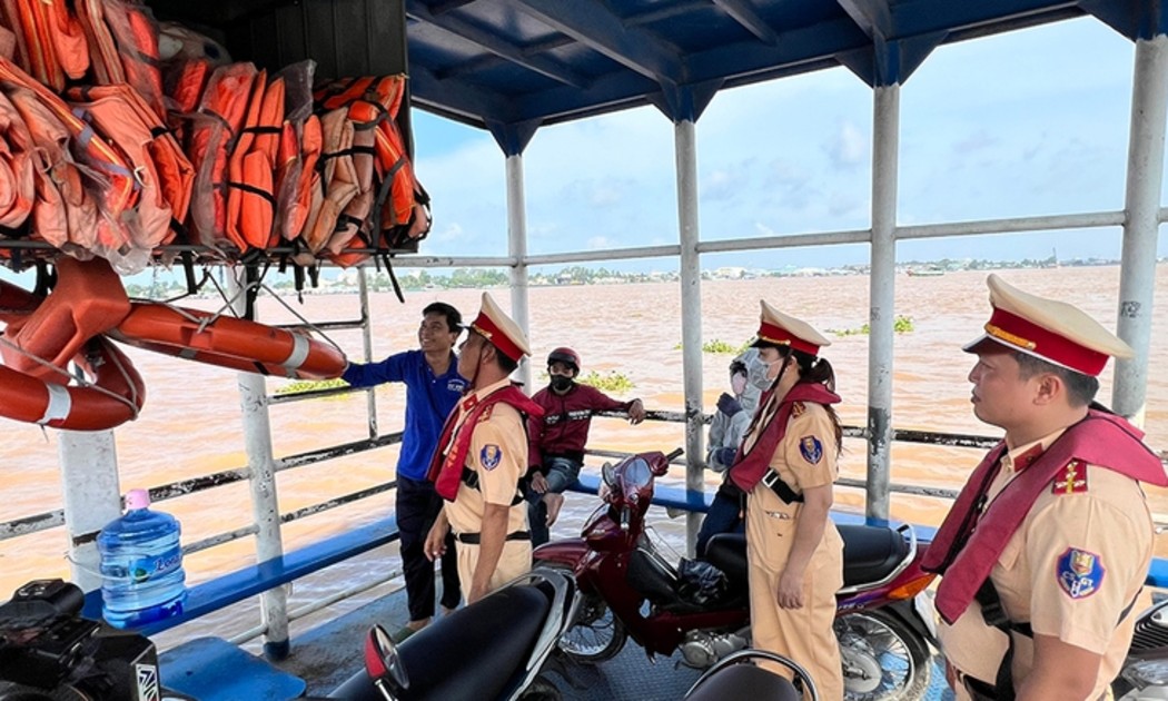UBND TP.Hồ Chí Minh yêu cầu các sở, ngành, cơ quan chức năng kịp thời chấn chỉnh, khắc phục các tồn tại, hạn chế trong lĩnh vực giao thông thuỷ nội địa theo chỉ đạo của Thủ tướng Chính phủ và Bộ Xây dựng. Ảnh mang tính minh hoạ. Ảnh: baoangiang.com.vn