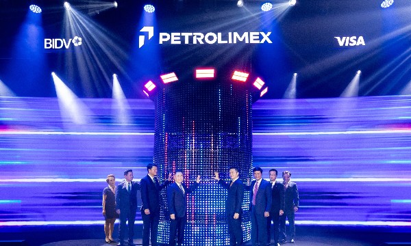 Kết nối hệ sinh thái tài chính - năng lượng với thẻ đồng thương hiệu Petrolimex - BIDV - Visa