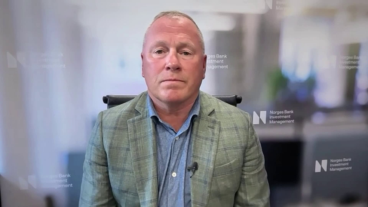 CEO Nicolai Tangen của quỹ đầu tư quốc gia Na Uy trả lời phỏng vấn hãng tin CNBC ngày 12/8 - Ảnh chụp màn hình.