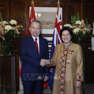 Tổng Bí thư, Chủ tịch nước Tô Lâm và Toàn quyền New Zealand Cindy Kiro chụp ảnh chung. Ảnh: Thống Nhất – TTXVN