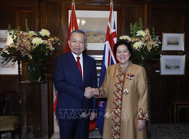 Tổng Bí thư, Chủ tịch nước Tô Lâm và Toàn quyền New Zealand Cindy Kiro chụp ảnh chung. Ảnh: Thống Nhất – TTXVN