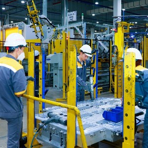 Làm thêm giờ đang là câu chuyện thu hút được sự chú ý của đông đảo doanh nghiệp, người lao động. Ảnh: Thu Trang.