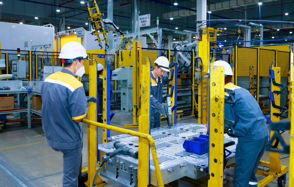 Làm thêm giờ đang là câu chuyện thu hút được sự chú ý của đông đảo doanh nghiệp, người lao động. Ảnh: Thu Trang.