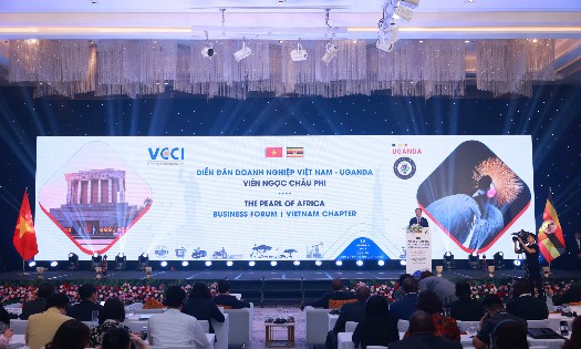 Quang cảnh diễn đàn: