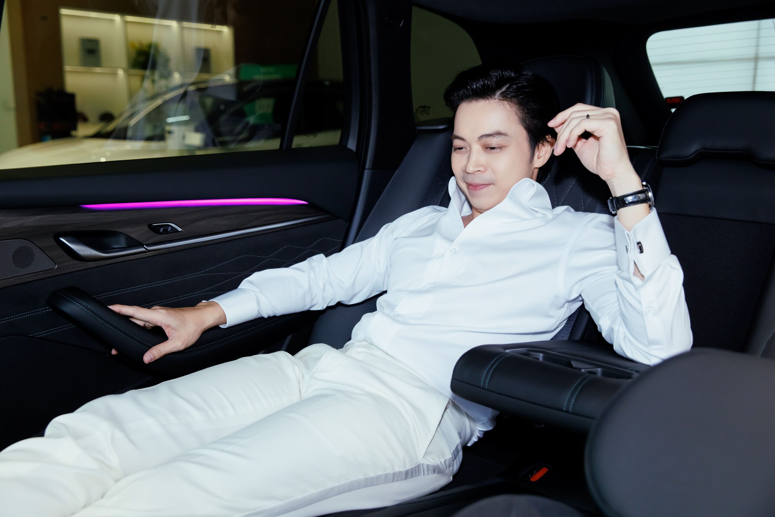 Ca sĩ Lân Nhã là một trong những khách hàng sớm nhất quyết định lựa chọn&nbsp;Geely Monjaro.