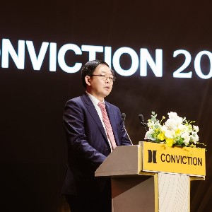 Phó Thủ tướng Chính phủ Hồ Quốc Dũng phát biểu chỉ đạo tại phiên khai mạc Conviction 2026, sáng 14/8 - Ảnh: H.Vinh.