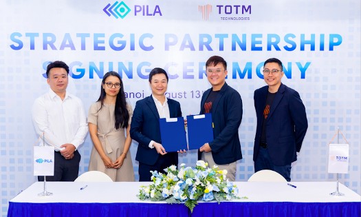 The two sides sign a MoU in Hanoi on August 13. (Photo from VnEconomy)