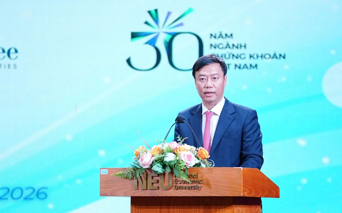 PGS.TS Bùi Đức Thọ - Giám đốc Đại học Kinh tế Quốc dân phát biểu chào mừng