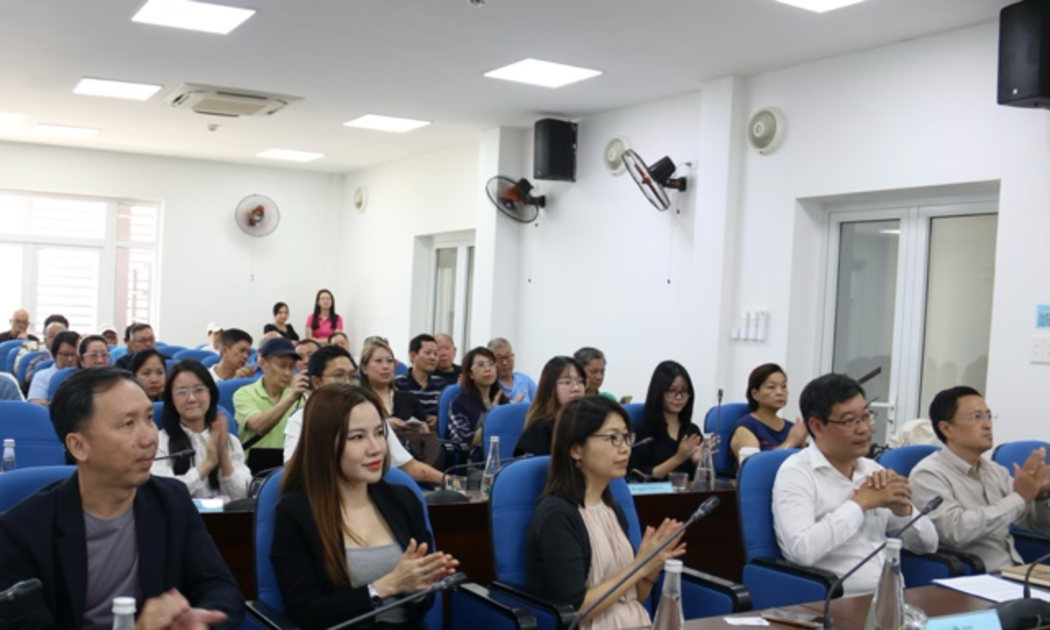 Các đại biểu Việt Nam, Singapore tại sự kiện.