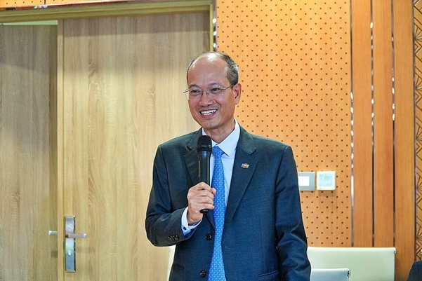 Ông Nguyễn Thế Phương, Phó Tổng giám đốc FPT, chia sẻ tại lễ ký kết.