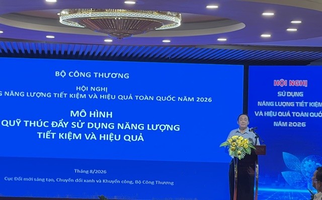 Ông Phạm Văn Dũng, chuyên gia Tài chính chia sẻ về Mô hình Quý thúc đẩy sử dụng năng lượng tiết kiệm, hiệu quả. Ảnh Ngô Anh Văn