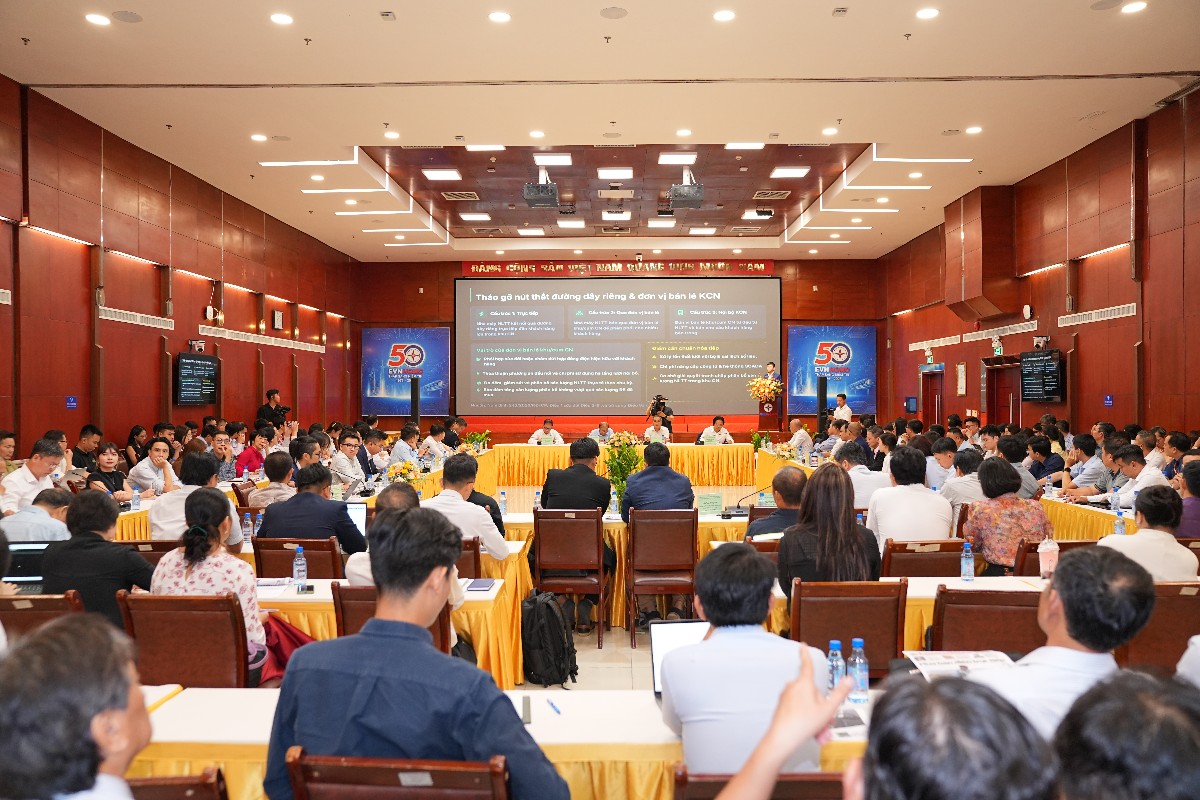 Diễn đàn “Mua bán điện trực tiếp và lưu trữ năng lượng tái tạo: Đòn bẩy cho chuyển dịch xanh và phát triển bền vững. Ảnh: VCCI.