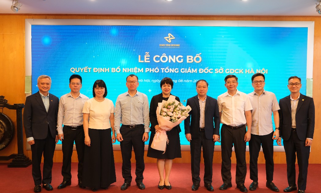 Bà Nguyễn Thị Thu Hà, Giám đốc phòng Thị trường Chứng khoán Phái sinh được bổ nhiệm giữ chức vụ Phó Tổng Giám đốc Sở Giao dịch Chứng khoán Hà Nội.