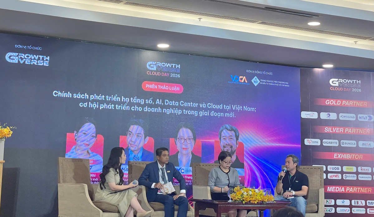 Phiên thảo luận tại Hội nghị tăng trưởng về Điện toán đám mây và Trí tuệ nhân tạo. Ảnh: Như Quỳnh