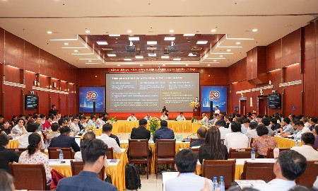 Toàn cảnh diễn đàn “Mua bán điện trực tiếp và lưu trữ năng lượng tái tạo: Đòn bẩy cho chuyển dịch xanh và phát triển bền vững. Ảnh: VCCI.