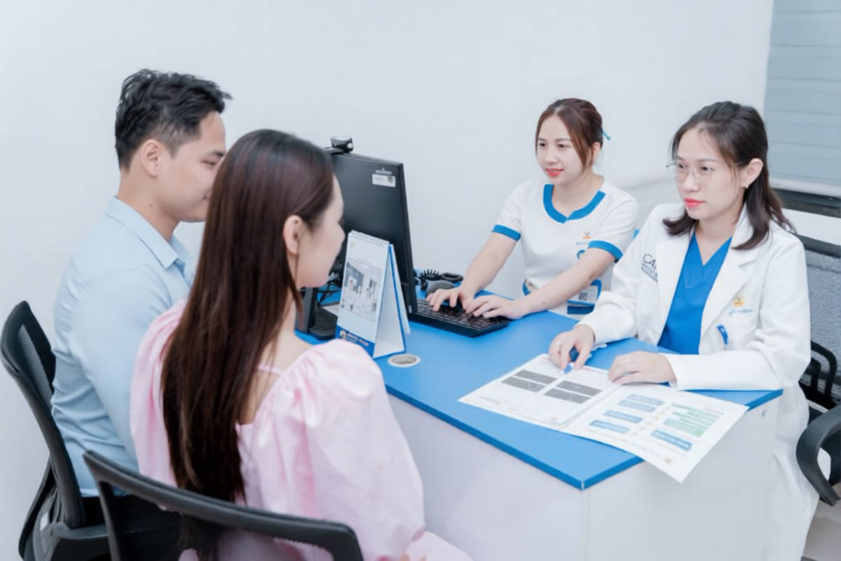 Xét nghiệm di truyền giúp phát hiện bất thường nhiễm sắc thể tiềm ẩn ở các cặp đôi chuẩn bị kết hôn. Ảnh: Medlatec