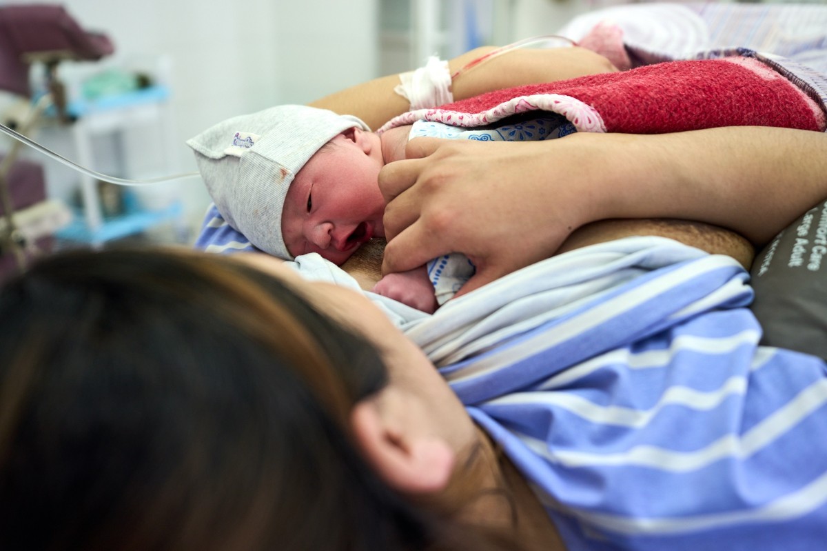 Lối sống hiện đại cũng được xem là một trong những yếu tố ảnh hưởng đến sức khỏe sinh sản của cả nam và nữ. Ảnh minh họa: Newborn Health