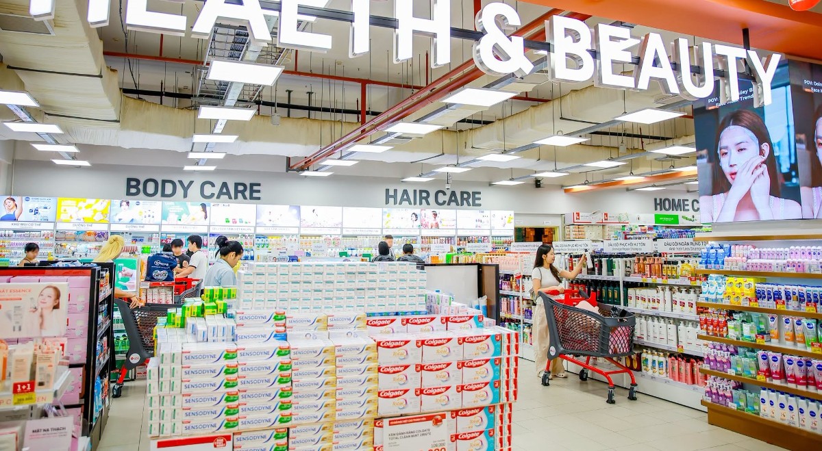 ại các hệ thống bán lẻ hiện đại, khu vực hàng khuyến mại ngày càng thu hút khách hàng. Ảnh: Lotte Mart Việt Nam
