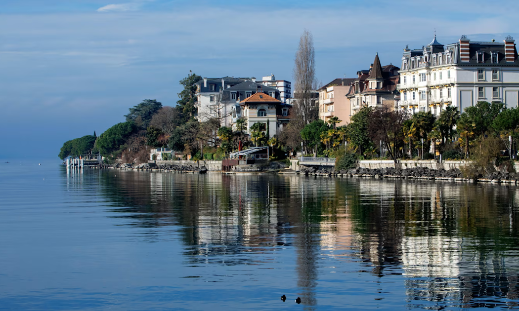 Một khu dân cư bên Hồ Geneva - Ảnh: Getty/FT.