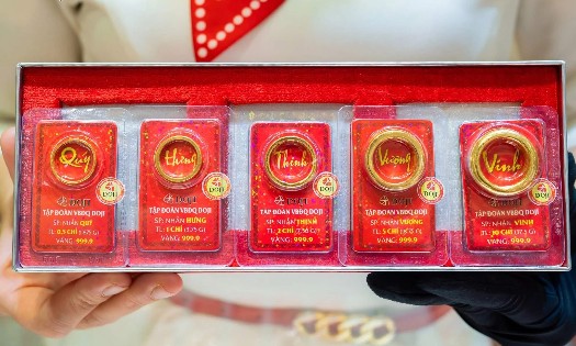 Giá bán vàng miếng SJC phổ biến neo tại 144,8 triệu đồng/lượng. Ảnh: DOJI