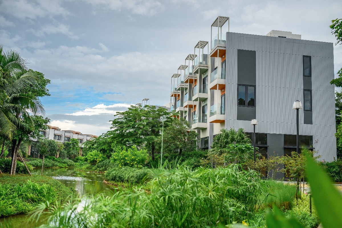 Mặt nước nội khu len lỏi quanh mỗi căn nhà tại Ecovillage Sigon River. Ảnh: Ecopark.