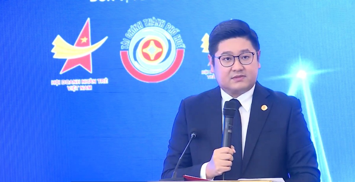 Ông Vũ Hồng Quân, Phó chủ tịch Hội Doanh nhân trẻ Việt Nam, phát biểu tại diễn đàn. Ảnh: Công Minh