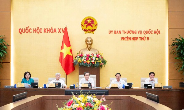 Ủy ban Thường vụ Quốc hội cho ý kiến về dự án Bộ luật Hình sự (sửa đổi)
