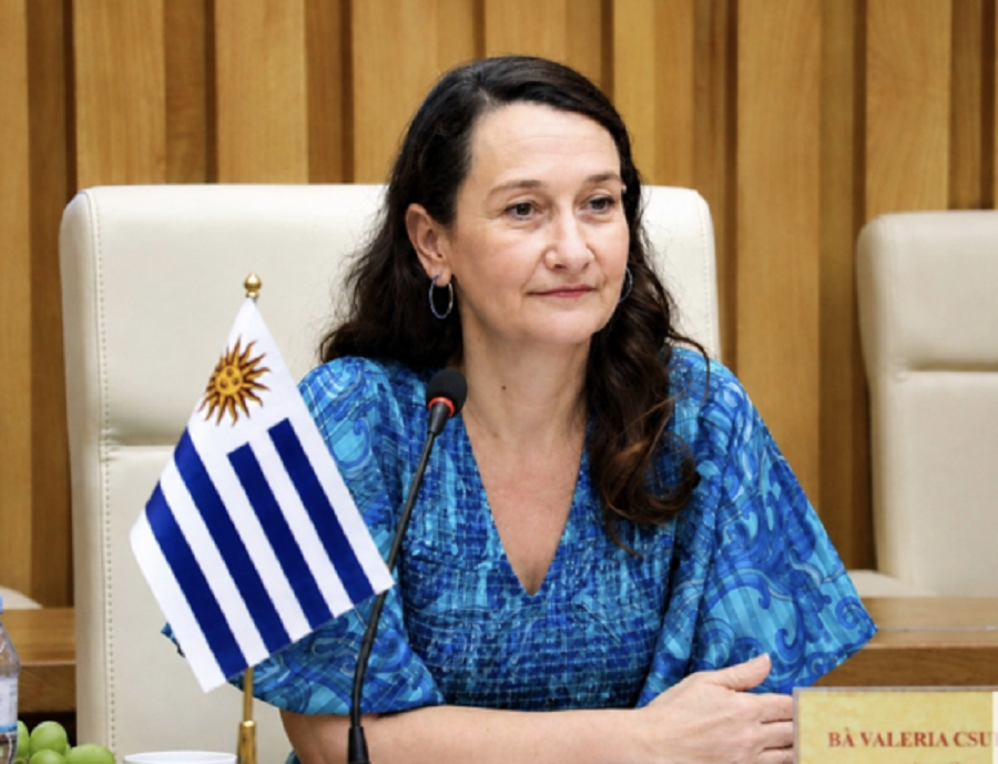 Thứ trưởng Bộ Ngoại giao Uruguay Valeria Csukasi phát biểu tại kỳ họp. Ảnh: MOIT.