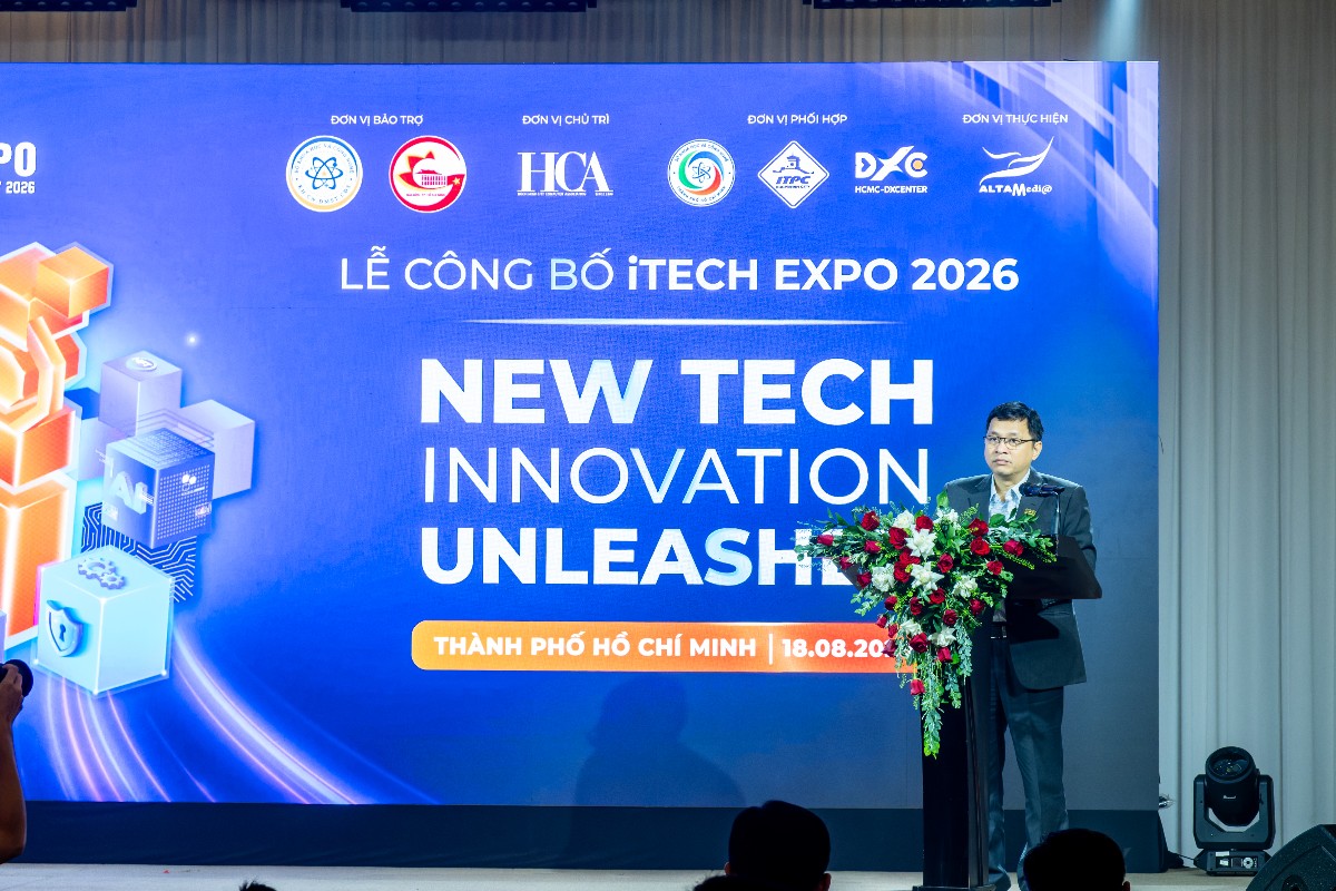 Ông Lâm Nguyễn Hải Long, Chủ tịch HCA, công bố sự kiện iTech Expo 2026, sáng 18/8 - Ảnh: H.Vinh.