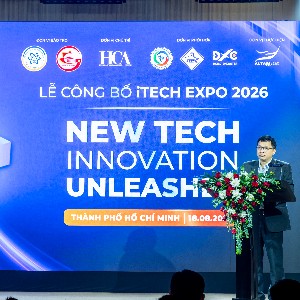 Ông Lâm Nguyễn Hải Long, Chủ tịch HCA, công bố sự kiện iTech Expo 2026, sáng 18/8 - Ảnh: H.Vinh.
