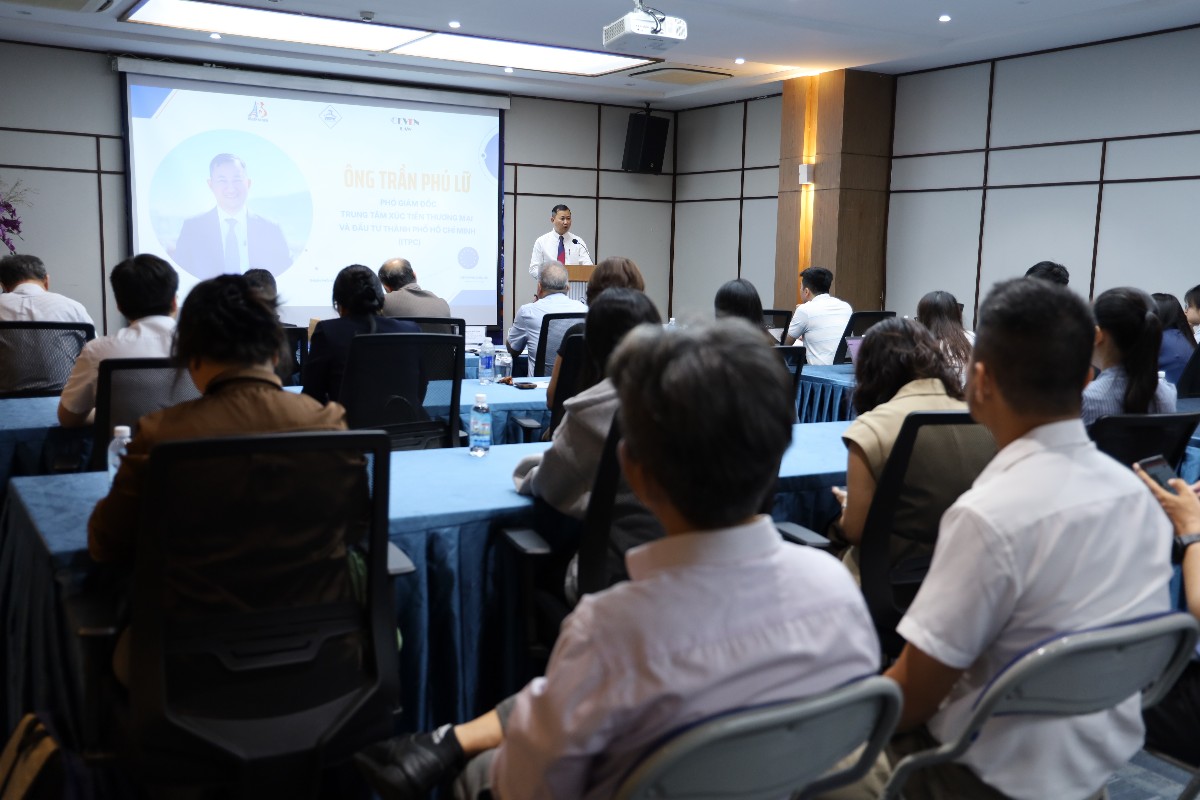 Quang cảnh buổi gặp gỡ doanh nghiệp với chủ đề “Tiếp cận thị trường Pháp và EU hiệu quả”. Ảnh: Phú Quốc.