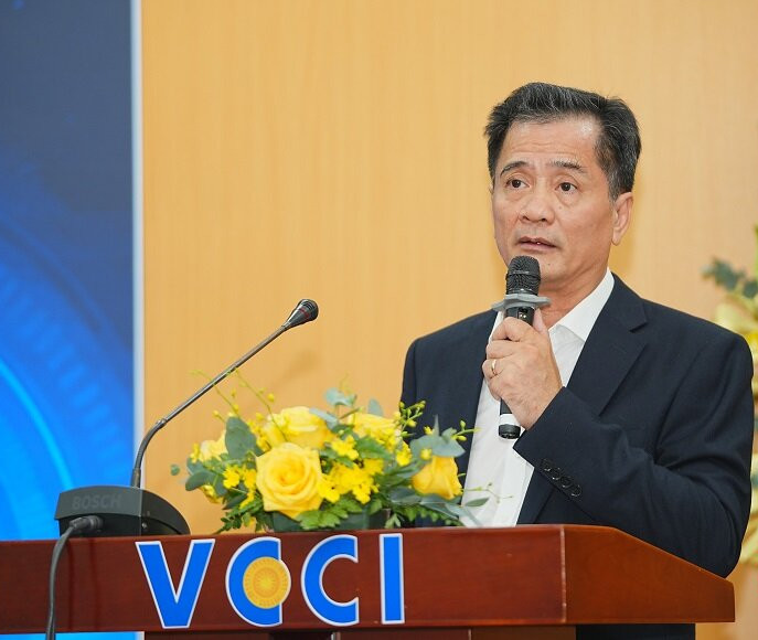 Ông Nguyễn Văn Đính, Phó Chủ tịch Hiệp hội Bất động sản Việt Nam, Chủ tịch Hội Môi giới Bất động sản phát biểu tại diễn đàn - Ảnh: VCCI.