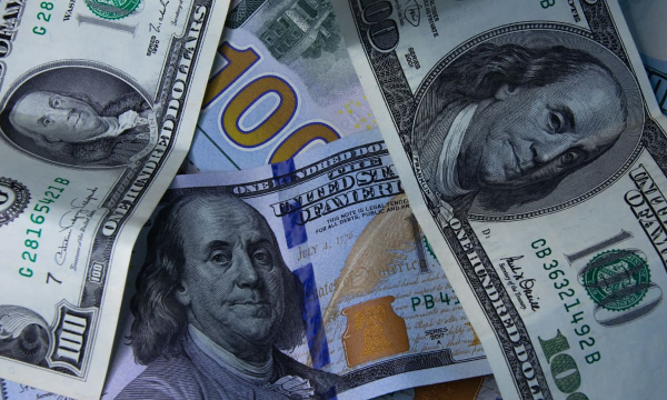 Đồng USD trượt giá xuống mức thấp nhất 2 tháng rưỡi