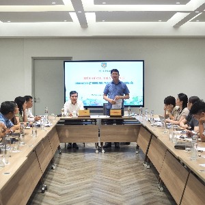 Hội đồng thẩm định Luật Trưng mua, trưng dụng tài sản (sửa đổi) họp ngày 24/6. Ảnh: MOJ. 