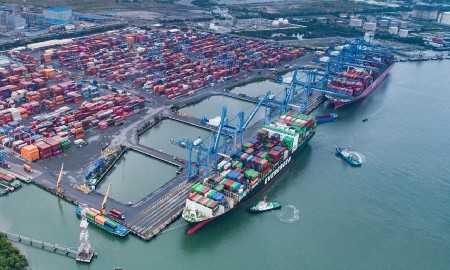 Chiến lược xuất nhập khẩu mới hướng tới tăng trưởng hai con số và cân bằng động