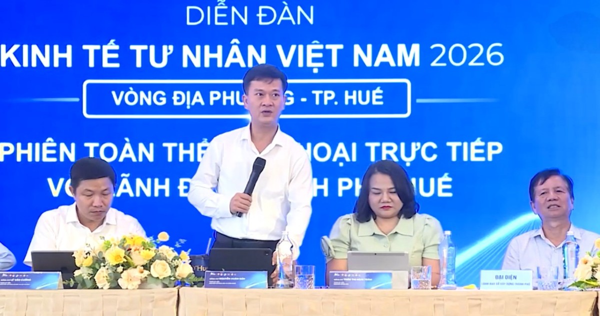 Diễn đàn tạo không gian đối thoại trực tiếp giữa chính quyền thành phố Huế và cộng đồng doanh nghiệp. Ảnh: Công Minh