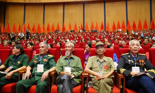 Người có công với cách mạng dự hội nghị tri ân, tháng 7/2026. Ảnh: Tống Giáp.