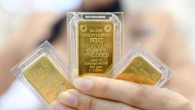 Domestic gold prices drop, ending a three-session winning streak
