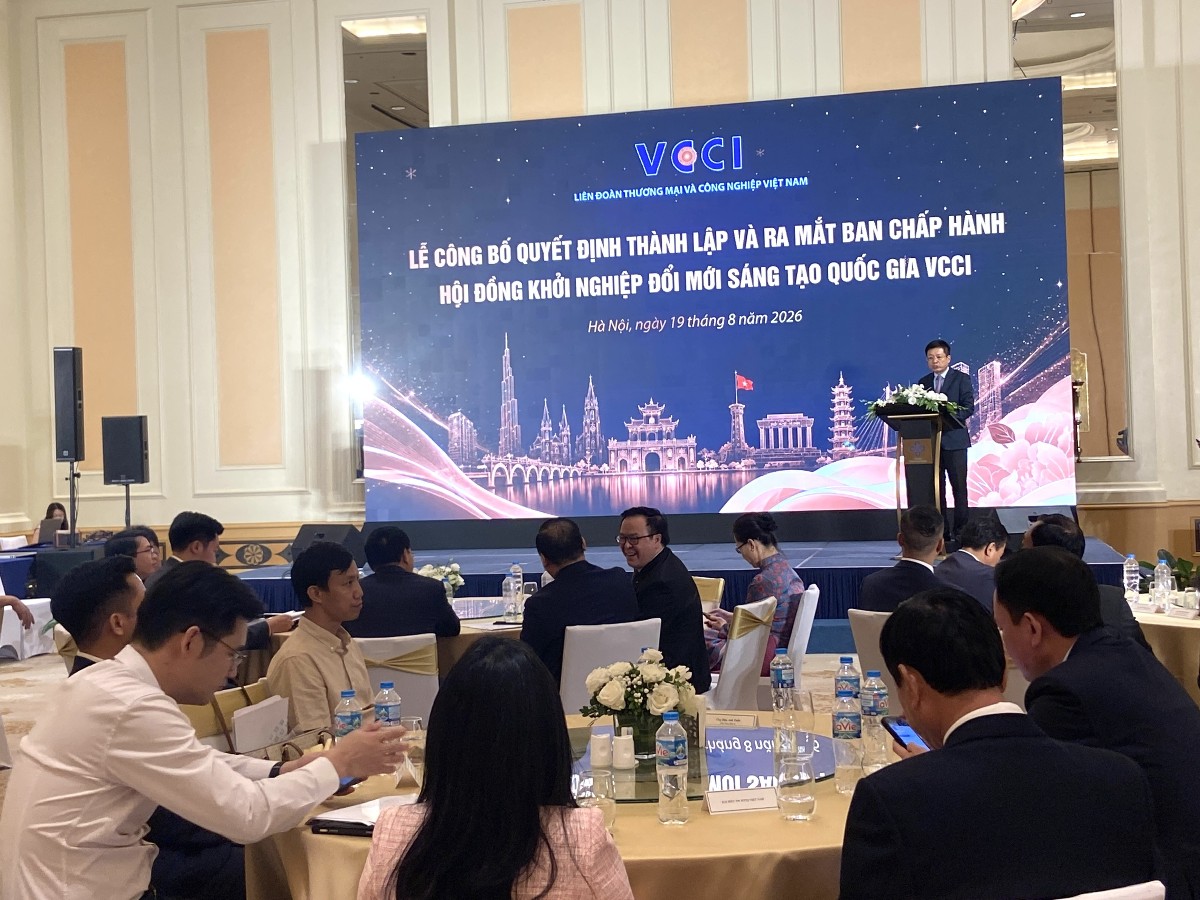 PGS. TS Hồ Sỹ Hùng, Chủ tịch VCCI phát biểu tại lễ công bố. Ảnh: Vũ Khuê.