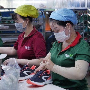 Da giày Việt Nam vẫn đang nắm giữ lợi thế cạnh tranh ở thị trường Hoa Kỳ. Ảnh: Vũ Khuê.