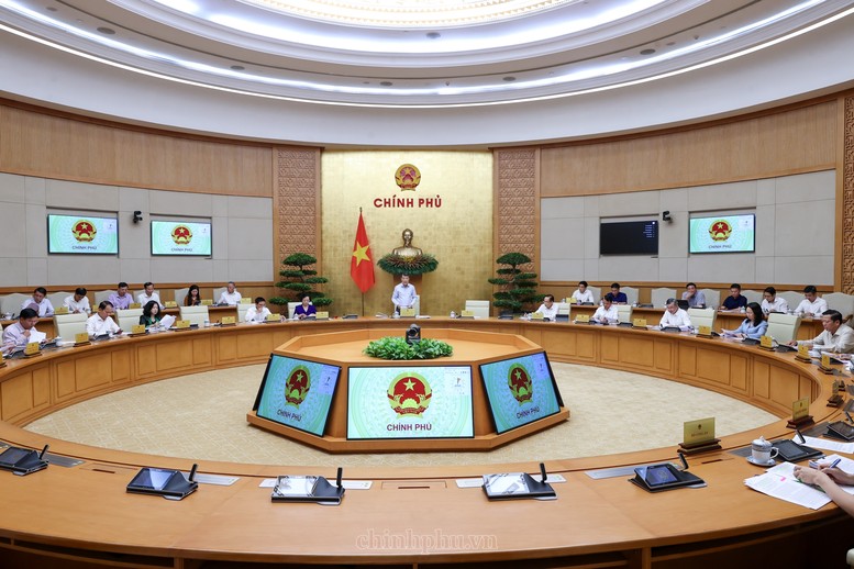 PM urges ministries to finalize bills, preventing bottlenecks for businesses