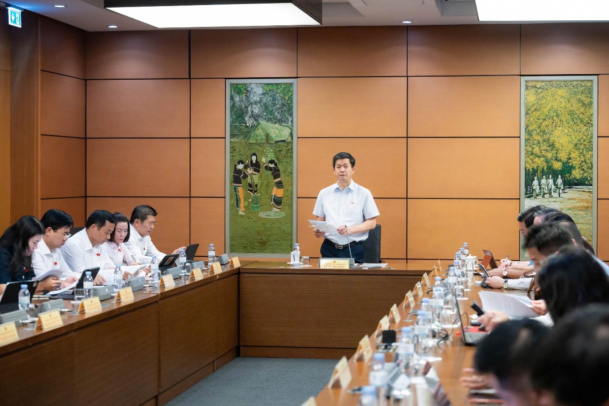 Chương trình kỳ họp không thường lệ lần thứ Nhất, Quốc hội khóa XVI, phiên thảo luận tại tổ sáng 19/8. Ảnh: Quốc hội