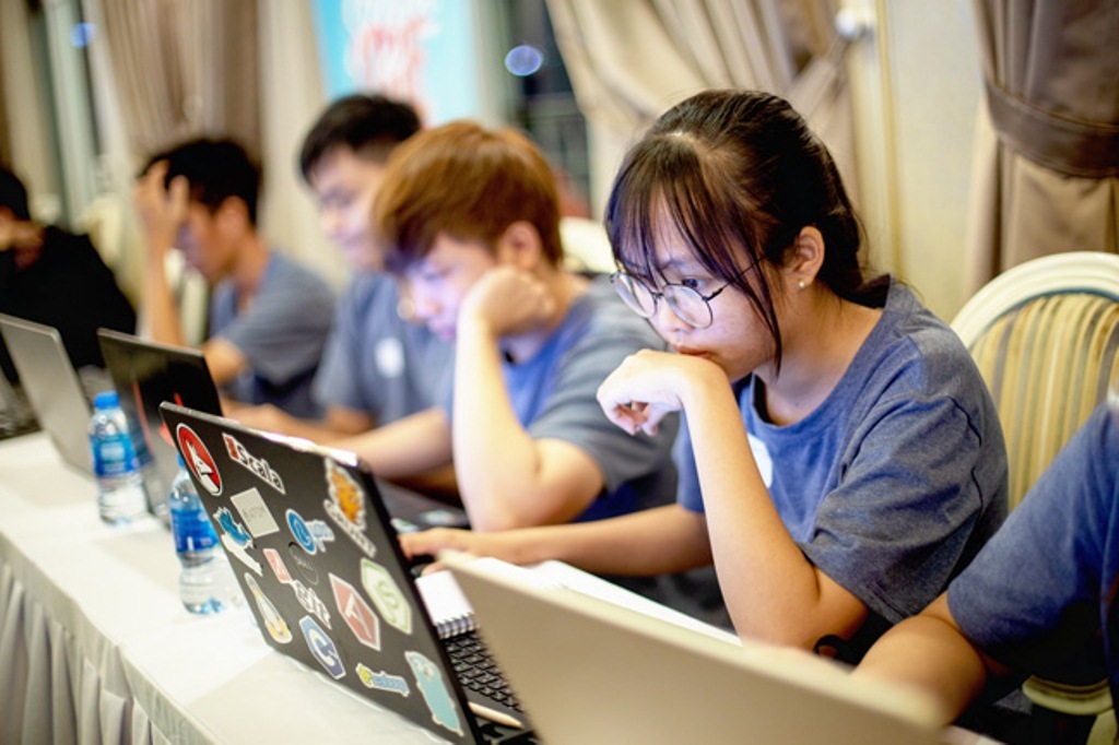 khác với một số ngành công nghệ có thể nhanh chóng mở rộng quy mô đào tạo, lượng tử có yêu cầu đặc biệt cao về chuyên môn. Ảnh minh họa