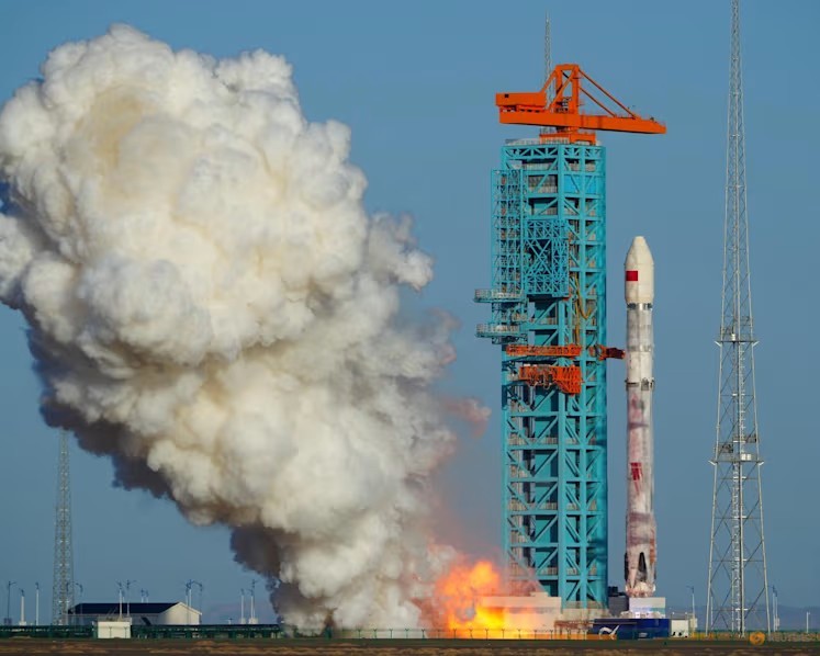 Tên lửa Zhuque-3 của LandSpace, công ty tên lửa tư nhân Trung Quốc, rời bệ phóng tại Khu thí điểm Đổi mới Không gian Thương mại Dongfeng ở khu vực tây bắc Trung Quốc, gần thành phố Tửu Tuyền, tỉnh Cam Túc, ngày 19/8/2026. Ảnh: Cnsphoto.